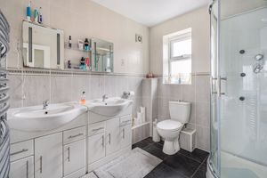 En-Suite 1- click for photo gallery